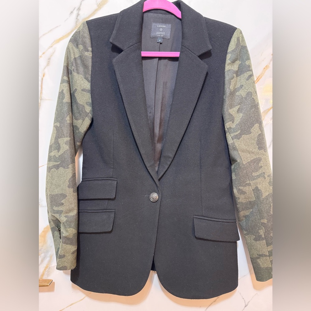 Laveer  Wool/Cashmere Blazer Sz 4